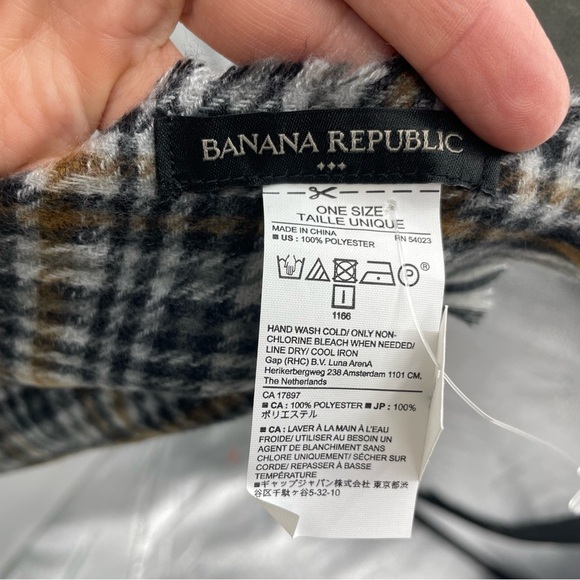 NWT Banana Republic, Wool Blend Fringed Checked blanket Scarf black brown gray - Picture 2 of 6
